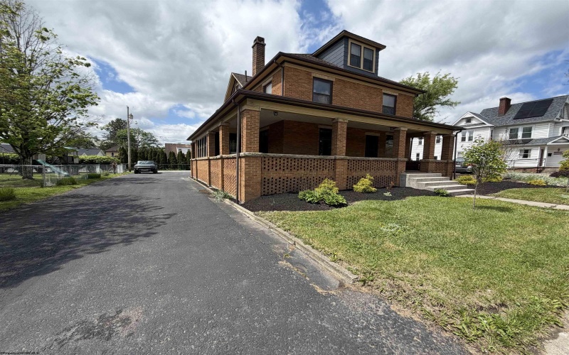 24 Randolph Avenue, Elkins, West Virginia 26241, 4 Bedrooms Bedrooms, 12 Rooms Rooms,2 BathroomsBathrooms,Single Family Detached,For Sale,Randolph,10164710
