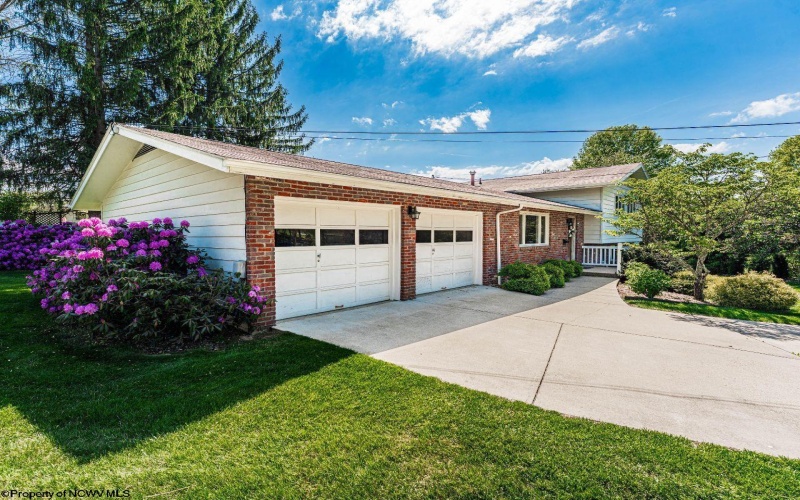 674 Manor Place, Morgantown, West Virginia 26505, 3 Bedrooms Bedrooms, 9 Rooms Rooms,2 BathroomsBathrooms,Single Family Detached,For Sale,Manor,10164692