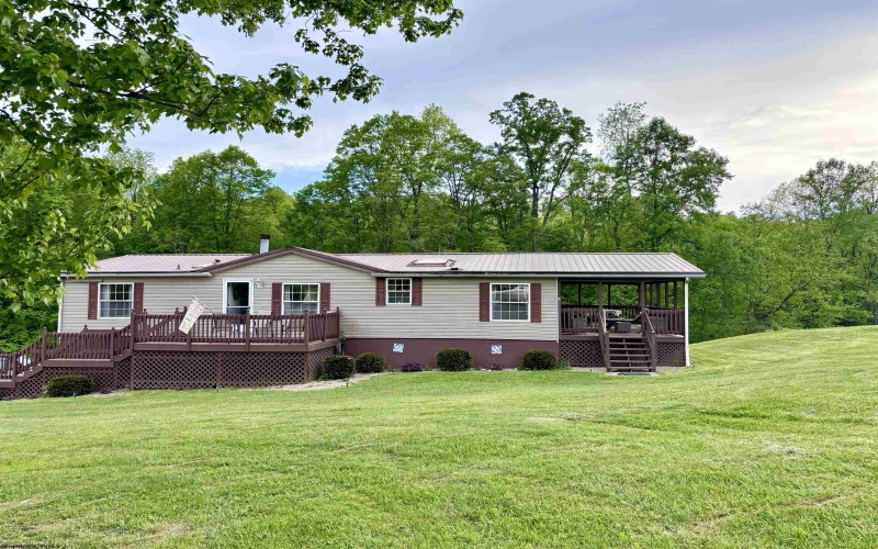 53 Brummage Cemetery Road, Fairmont, West Virginia 26554, 3 Bedrooms Bedrooms, 7 Rooms Rooms,3 BathroomsBathrooms,Single Family Detached,For Sale,Brummage Cemetery,10164691