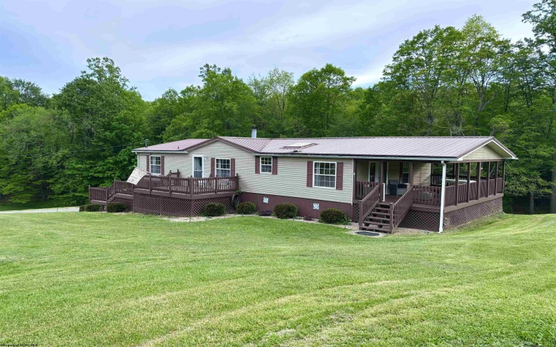 53 Brummage Cemetery Road, Fairmont, West Virginia 26554, 3 Bedrooms Bedrooms, 7 Rooms Rooms,3 BathroomsBathrooms,Single Family Detached,For Sale,Brummage Cemetery,10164691