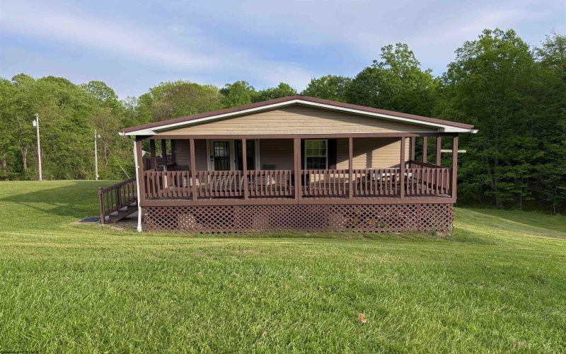 53 Brummage Cemetery Road, Fairmont, West Virginia 26554, 3 Bedrooms Bedrooms, 7 Rooms Rooms,3 BathroomsBathrooms,Single Family Detached,For Sale,Brummage Cemetery,10164691