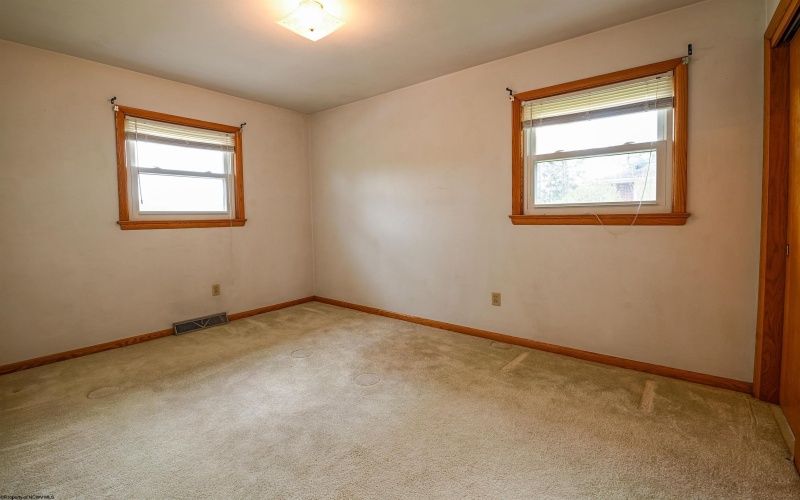 109 Rebrook Street, Clarksburg, West Virginia 26301, 3 Bedrooms Bedrooms, 5 Rooms Rooms,1 BathroomBathrooms,Single Family Detached,For Sale,Rebrook,10164708