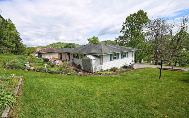 109 Rebrook Street, Clarksburg, West Virginia 26301, 3 Bedrooms Bedrooms, 5 Rooms Rooms,1 BathroomBathrooms,Single Family Detached,For Sale,Rebrook,10164708