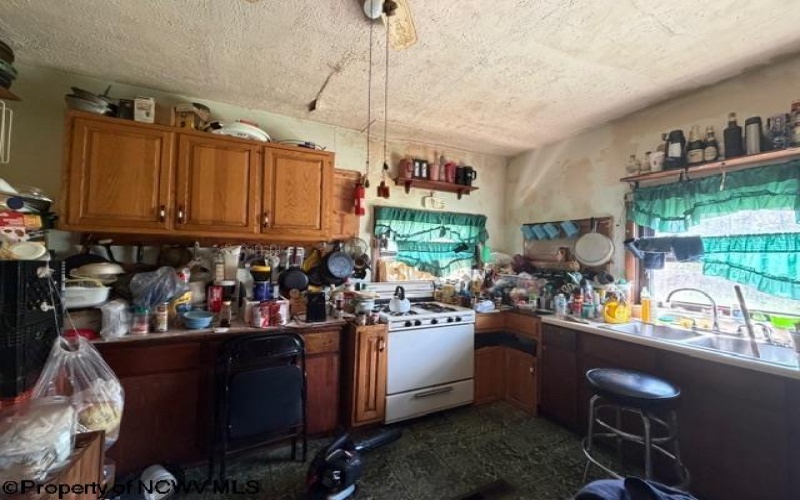120 Robinson Street, Fairmont, West Virginia 26554, 2 Bedrooms Bedrooms, 4 Rooms Rooms,1 BathroomBathrooms,Single Family Detached,For Sale,Robinson,10164690