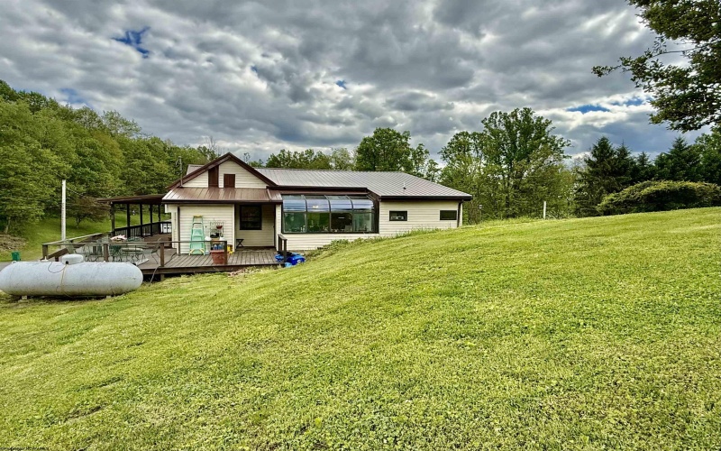 669 Hill Road, Grafton, West Virginia 26354, 2 Bedrooms Bedrooms, 5 Rooms Rooms,2 BathroomsBathrooms,Single Family Detached,For Sale,Hill,10164702
