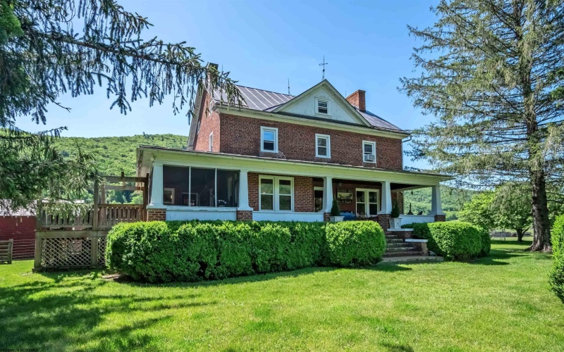 187 Leonard Lane, Franklin, West Virginia 26807-7044, 3 Bedrooms Bedrooms, 9 Rooms Rooms,2 BathroomsBathrooms,Single Family Detached,For Sale,Leonard,10164698