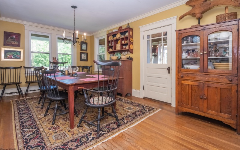 187 Leonard Lane, Franklin, West Virginia 26807-7044, 3 Bedrooms Bedrooms, 9 Rooms Rooms,2 BathroomsBathrooms,Single Family Detached,For Sale,Leonard,10164698