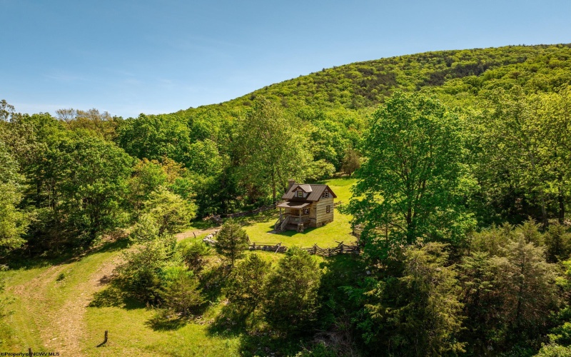 187 Leonard Lane, Franklin, West Virginia 26807-7044, 3 Bedrooms Bedrooms, 9 Rooms Rooms,2 BathroomsBathrooms,Single Family Detached,For Sale,Leonard,10164698