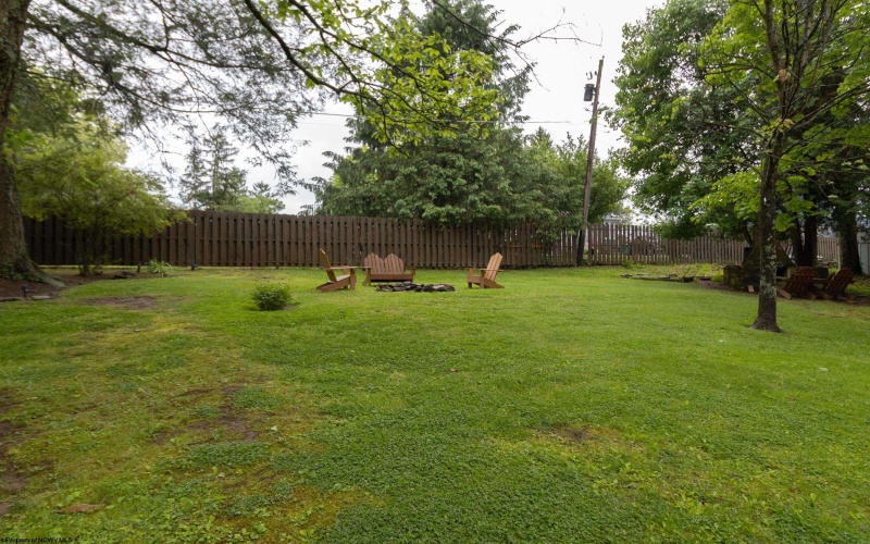 5 Woodside Drive, Fairmont, West Virginia 26554, 4 Bedrooms Bedrooms, 8 Rooms Rooms,2 BathroomsBathrooms,Single Family Detached,For Sale,Woodside,10164701