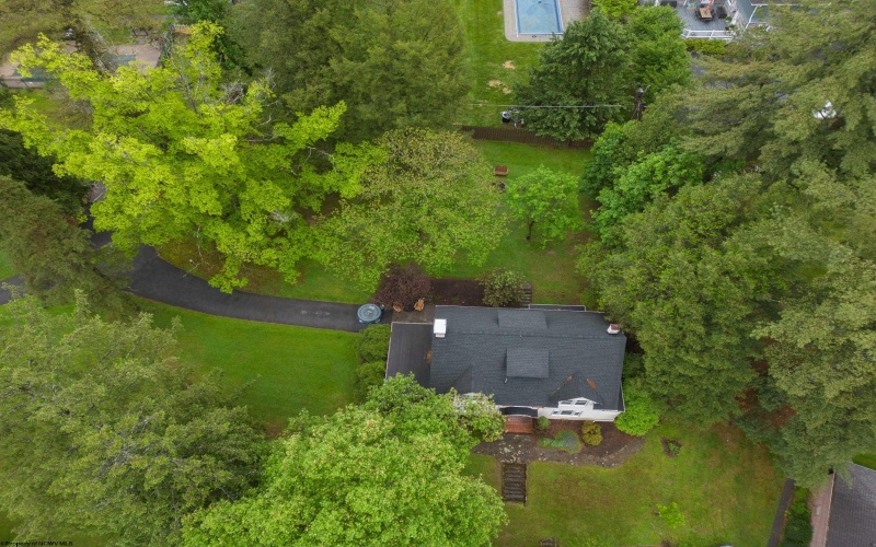 5 Woodside Drive, Fairmont, West Virginia 26554, 4 Bedrooms Bedrooms, 8 Rooms Rooms,2 BathroomsBathrooms,Single Family Detached,For Sale,Woodside,10164701