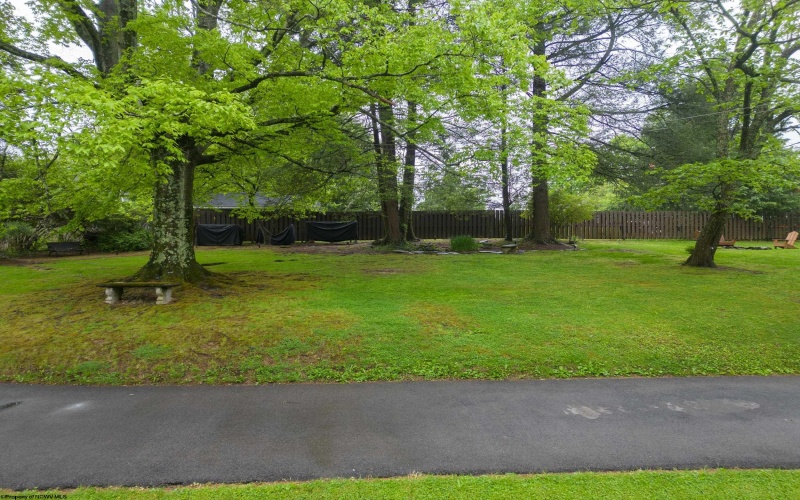 5 Woodside Drive, Fairmont, West Virginia 26554, 4 Bedrooms Bedrooms, 8 Rooms Rooms,2 BathroomsBathrooms,Single Family Detached,For Sale,Woodside,10164701
