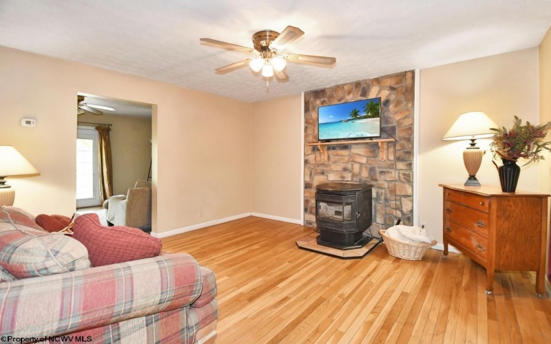 13 Devin Lane, Morgantown, West Virginia 26508, 4 Bedrooms Bedrooms, 8 Rooms Rooms,2 BathroomsBathrooms,Single Family Detached,For Sale,Devin,10164713