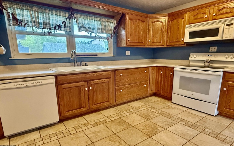 107 Mohawk Drive, Barrackville, West Virginia 26559, 3 Bedrooms Bedrooms, 6 Rooms Rooms,1 BathroomBathrooms,Single Family Detached,For Sale,Mohawk,10164715