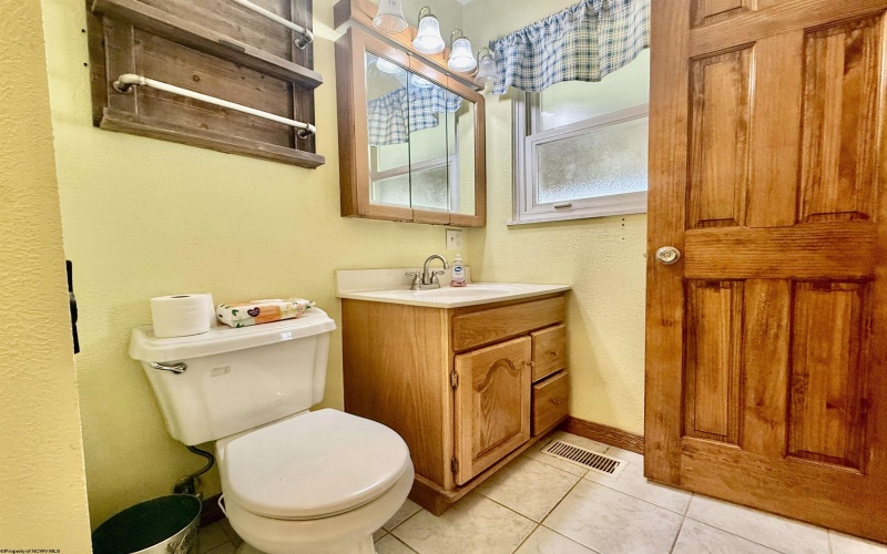 107 Mohawk Drive, Barrackville, West Virginia 26559, 3 Bedrooms Bedrooms, 6 Rooms Rooms,1 BathroomBathrooms,Single Family Detached,For Sale,Mohawk,10164715