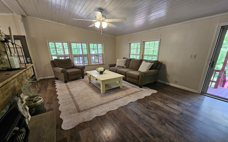 3923 Bear Mountain Road, Bridgeport, West Virginia 26330, 4 Bedrooms Bedrooms, 7 Rooms Rooms,2 BathroomsBathrooms,Single Family Detached,For Sale,Bear Mountain,10164731