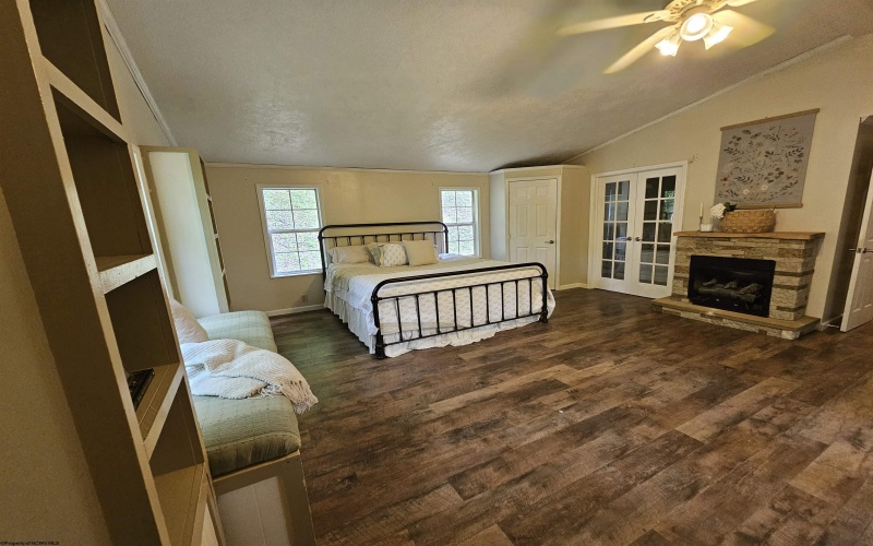 3923 Bear Mountain Road, Bridgeport, West Virginia 26330, 4 Bedrooms Bedrooms, 7 Rooms Rooms,2 BathroomsBathrooms,Single Family Detached,For Sale,Bear Mountain,10164731