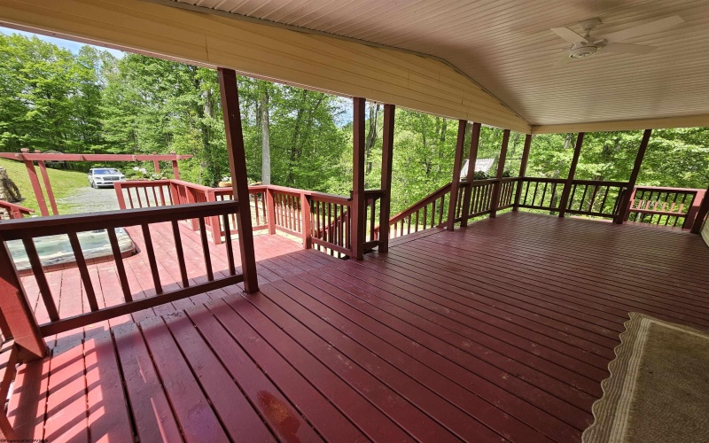 3923 Bear Mountain Road, Bridgeport, West Virginia 26330, 4 Bedrooms Bedrooms, 7 Rooms Rooms,2 BathroomsBathrooms,Single Family Detached,For Sale,Bear Mountain,10164731