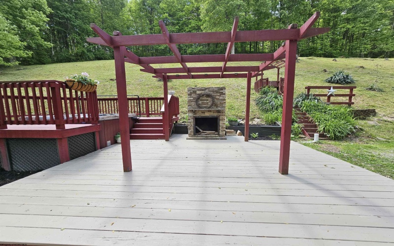 3923 Bear Mountain Road, Bridgeport, West Virginia 26330, 4 Bedrooms Bedrooms, 7 Rooms Rooms,2 BathroomsBathrooms,Single Family Detached,For Sale,Bear Mountain,10164731