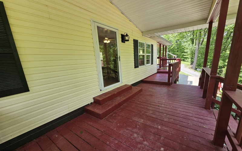 3923 Bear Mountain Road, Bridgeport, West Virginia 26330, 4 Bedrooms Bedrooms, 7 Rooms Rooms,2 BathroomsBathrooms,Single Family Detached,For Sale,Bear Mountain,10164731