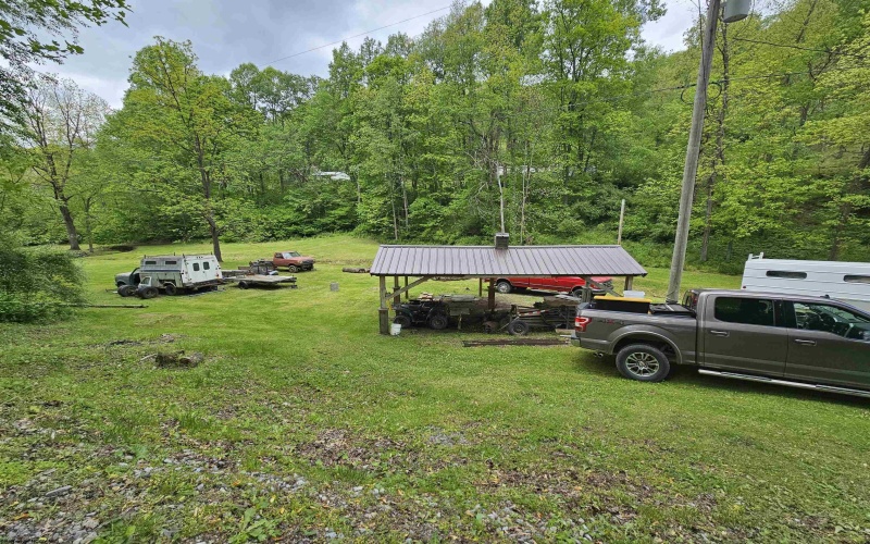 3923 Bear Mountain Road, Bridgeport, West Virginia 26330, 4 Bedrooms Bedrooms, 7 Rooms Rooms,2 BathroomsBathrooms,Single Family Detached,For Sale,Bear Mountain,10164731