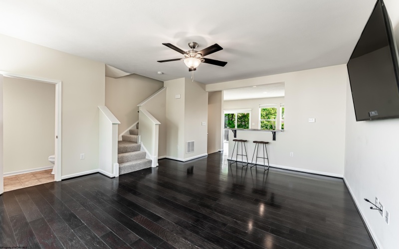 100 Woodside Drive, Morgantown, West Virginia 26508, 3 Bedrooms Bedrooms, 9 Rooms Rooms,2 BathroomsBathrooms,Single Family Attached,For Sale,Woodside,10164718