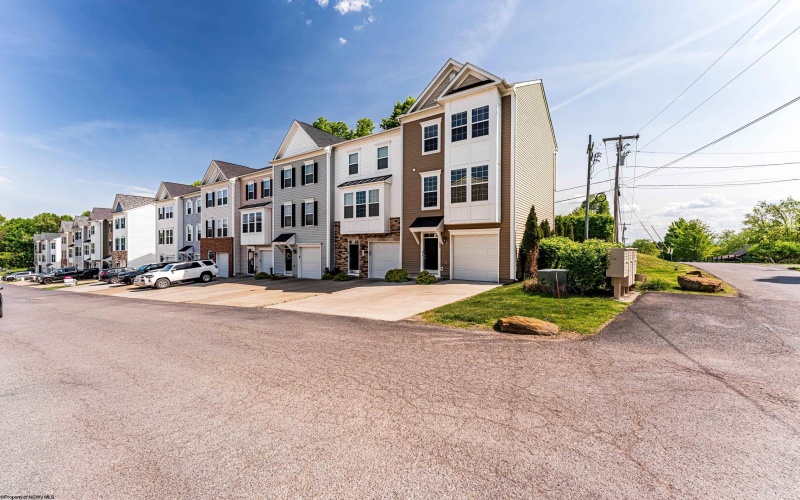 100 Woodside Drive, Morgantown, West Virginia 26508, 3 Bedrooms Bedrooms, 9 Rooms Rooms,2 BathroomsBathrooms,Single Family Attached,For Sale,Woodside,10164718