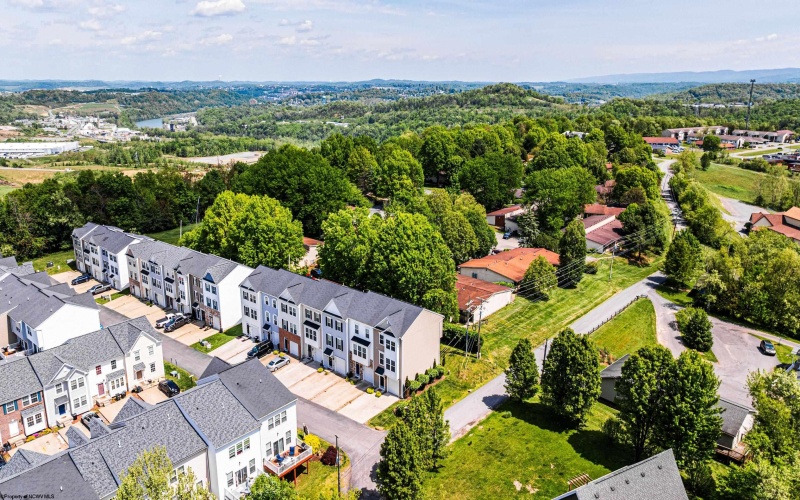 100 Woodside Drive, Morgantown, West Virginia 26508, 3 Bedrooms Bedrooms, 9 Rooms Rooms,2 BathroomsBathrooms,Single Family Attached,For Sale,Woodside,10164718