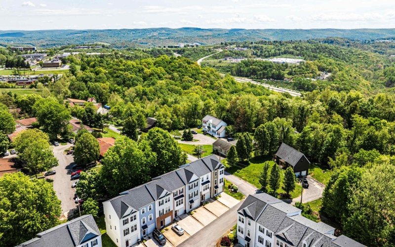 100 Woodside Drive, Morgantown, West Virginia 26508, 3 Bedrooms Bedrooms, 9 Rooms Rooms,2 BathroomsBathrooms,Single Family Attached,For Sale,Woodside,10164718