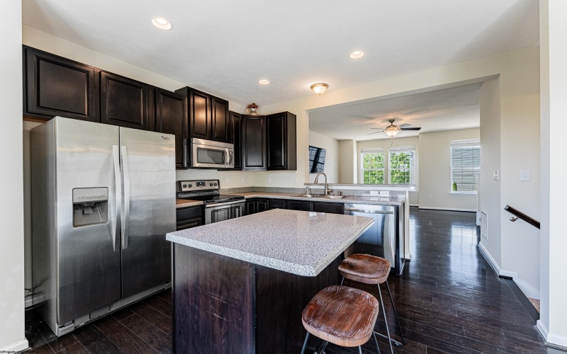 100 Woodside Drive, Morgantown, West Virginia 26508, 3 Bedrooms Bedrooms, 9 Rooms Rooms,2 BathroomsBathrooms,Single Family Attached,For Sale,Woodside,10164718