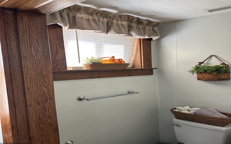 323 Court Avenue, Weston, West Virginia 26452-000, 3 Bedrooms Bedrooms, 9 Rooms Rooms,1 BathroomBathrooms,Single Family Detached,For Sale,Court,10164730