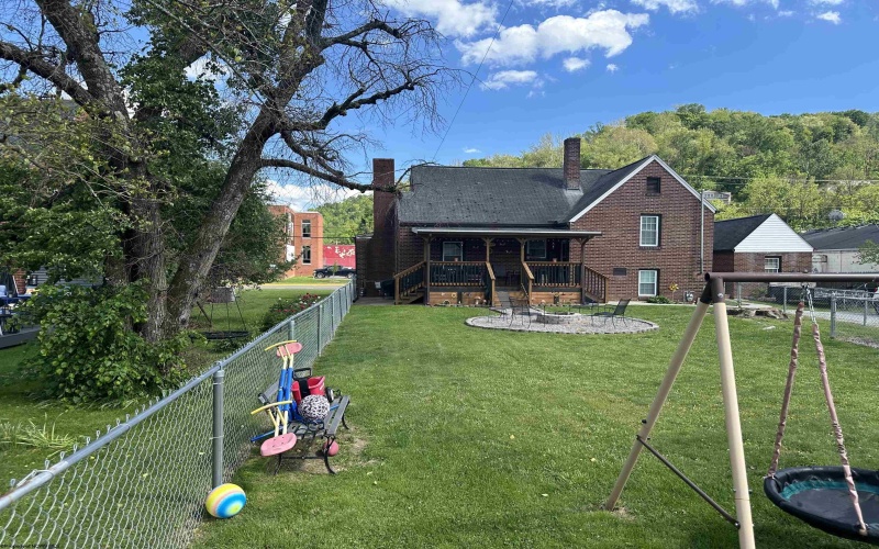 323 Court Avenue, Weston, West Virginia 26452-000, 3 Bedrooms Bedrooms, 9 Rooms Rooms,1 BathroomBathrooms,Single Family Detached,For Sale,Court,10164730