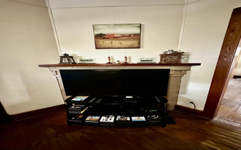 103 Washington Street, Mannington, West Virginia 26582-0000, 5 Bedrooms Bedrooms, 10 Rooms Rooms,2 BathroomsBathrooms,Single Family Detached,For Sale,Washington,10164729