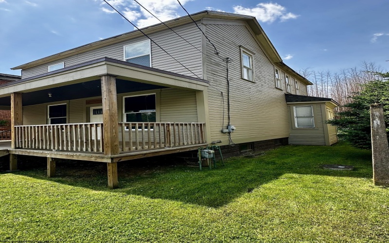 103 Washington Street, Mannington, West Virginia 26582-0000, 5 Bedrooms Bedrooms, 10 Rooms Rooms,2 BathroomsBathrooms,Single Family Detached,For Sale,Washington,10164729