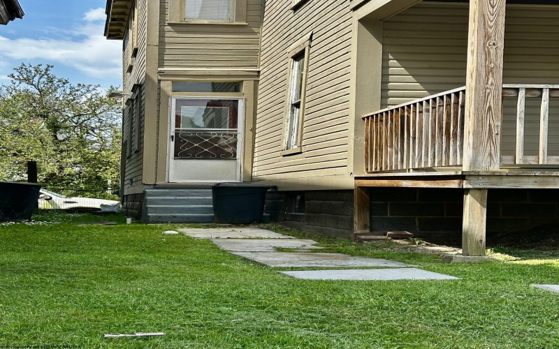 103 Washington Street, Mannington, West Virginia 26582-0000, 5 Bedrooms Bedrooms, 10 Rooms Rooms,2 BathroomsBathrooms,Single Family Detached,For Sale,Washington,10164729