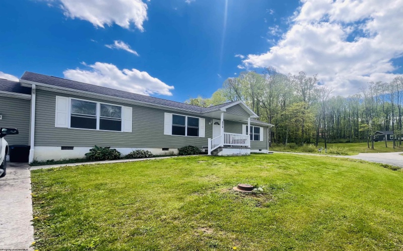 476 Kimberly Lane, Kingwood, West Virginia 26537, 3 Bedrooms Bedrooms, 6 Rooms Rooms,2 BathroomsBathrooms,Single Family Detached,For Sale,Kimberly,10164720
