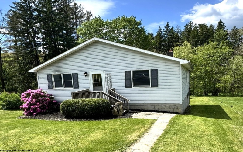 487 Oak Street, Kingwood, West Virginia 26537, 3 Bedrooms Bedrooms, 6 Rooms Rooms,1 BathroomBathrooms,Single Family Detached,For Sale,Oak,10164734