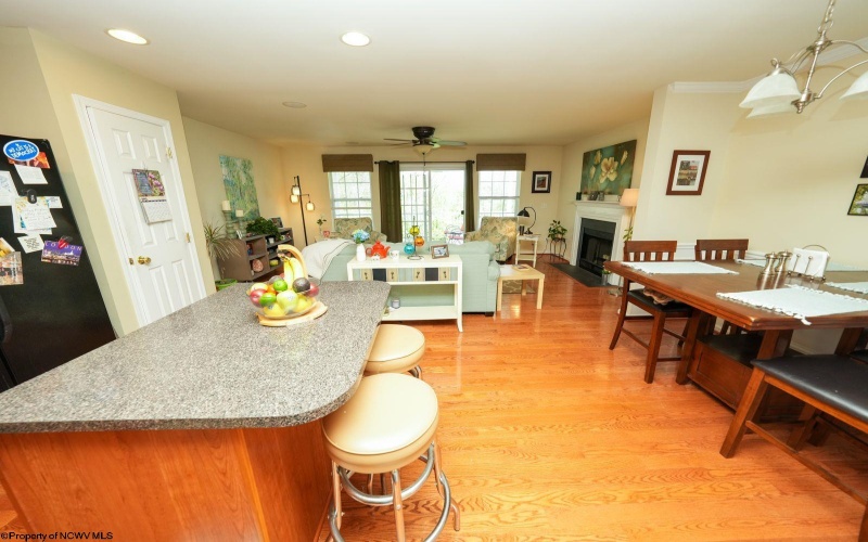 112 Birds Eye View Drive, Morgantown, West Virginia 26501, 3 Bedrooms Bedrooms, 8 Rooms Rooms,2 BathroomsBathrooms,Single Family Attached,For Sale,Birds Eye View,10164732