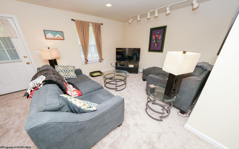112 Birds Eye View Drive, Morgantown, West Virginia 26501, 3 Bedrooms Bedrooms, 8 Rooms Rooms,2 BathroomsBathrooms,Single Family Attached,For Sale,Birds Eye View,10164732