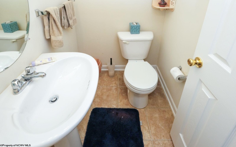 112 Birds Eye View Drive, Morgantown, West Virginia 26501, 3 Bedrooms Bedrooms, 8 Rooms Rooms,2 BathroomsBathrooms,Single Family Attached,For Sale,Birds Eye View,10164732