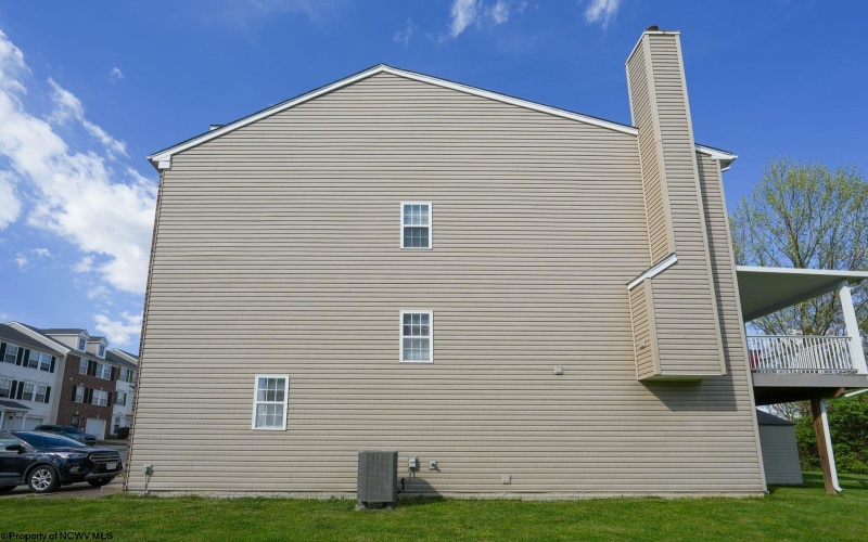 112 Birds Eye View Drive, Morgantown, West Virginia 26501, 3 Bedrooms Bedrooms, 8 Rooms Rooms,2 BathroomsBathrooms,Single Family Attached,For Sale,Birds Eye View,10164732