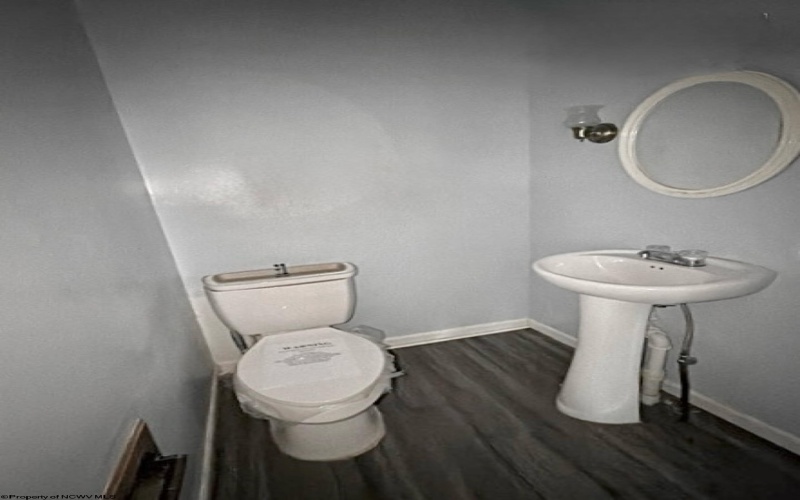 301 Hampton Road, Fairmont, West Virginia 26554, 4 Bedrooms Bedrooms, 8 Rooms Rooms,1 BathroomBathrooms,Single Family Detached,For Sale,Hampton,10164746