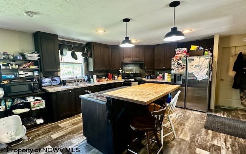 884 Harter Hill Road, Worthington, West Virginia 26591-0000, 4 Bedrooms Bedrooms, 7 Rooms Rooms,2 BathroomsBathrooms,Single Family Detached,For Sale,Harter Hill,10164759
