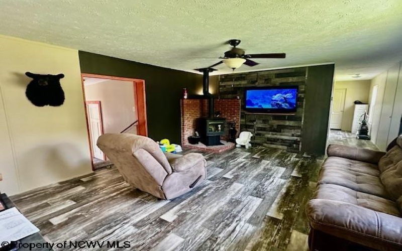 884 Harter Hill Road, Worthington, West Virginia 26591-0000, 4 Bedrooms Bedrooms, 7 Rooms Rooms,2 BathroomsBathrooms,Single Family Detached,For Sale,Harter Hill,10164759