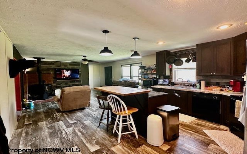 884 Harter Hill Road, Worthington, West Virginia 26591-0000, 4 Bedrooms Bedrooms, 7 Rooms Rooms,2 BathroomsBathrooms,Single Family Detached,For Sale,Harter Hill,10164759