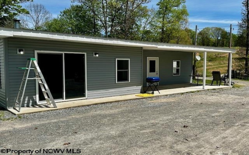 884 Harter Hill Road, Worthington, West Virginia 26591-0000, 4 Bedrooms Bedrooms, 7 Rooms Rooms,2 BathroomsBathrooms,Single Family Detached,For Sale,Harter Hill,10164759