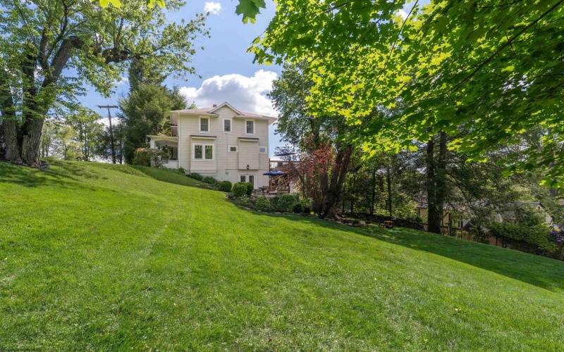 14 Sunset Drive, Fairmont, West Virginia 26554, 3 Bedrooms Bedrooms, 7 Rooms Rooms,2 BathroomsBathrooms,Single Family Detached,For Sale,Sunset,10164754