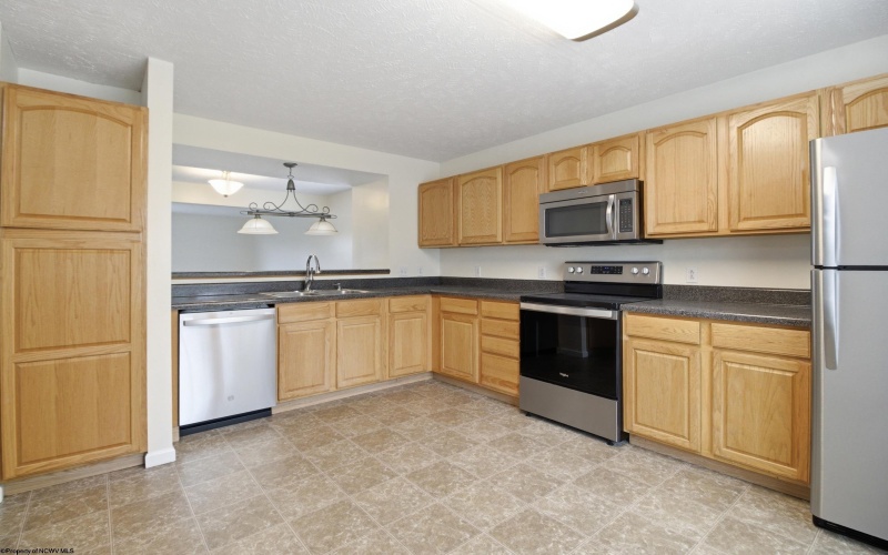439 Kensington Avenue, Morgantown, West Virginia 26505, 4 Bedrooms Bedrooms, 7 Rooms Rooms,3 BathroomsBathrooms,Single Family Attached,For Sale,Kensington,10164755