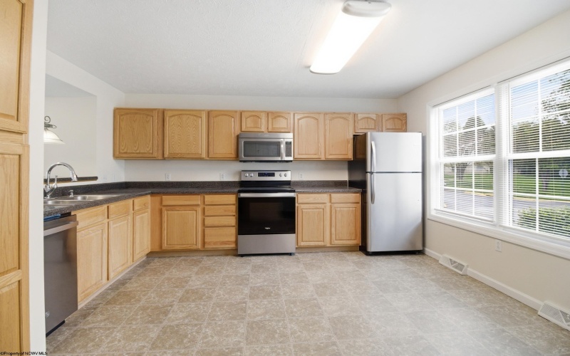 439 Kensington Avenue, Morgantown, West Virginia 26505, 4 Bedrooms Bedrooms, 7 Rooms Rooms,3 BathroomsBathrooms,Single Family Attached,For Sale,Kensington,10164755
