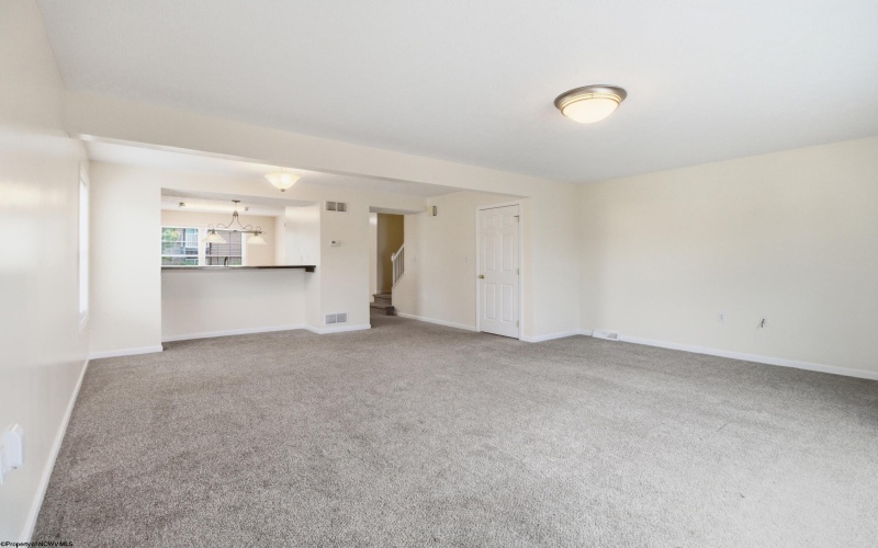 439 Kensington Avenue, Morgantown, West Virginia 26505, 4 Bedrooms Bedrooms, 7 Rooms Rooms,3 BathroomsBathrooms,Single Family Attached,For Sale,Kensington,10164755
