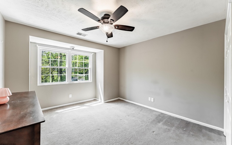 1148 Grandview Drive, Fairmont, West Virginia 26554, 3 Bedrooms Bedrooms, 7 Rooms Rooms,3 BathroomsBathrooms,Single Family Detached,For Sale,Grandview,10164753